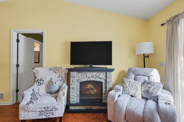 $240,000 | 7132 East Cannon Pl Drive, Rockford, MI 49341