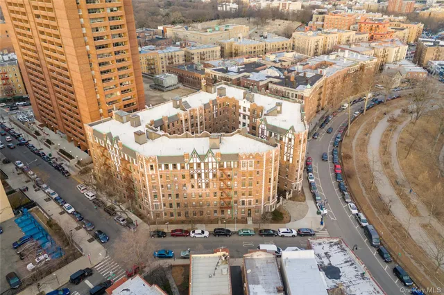 a picture of city view