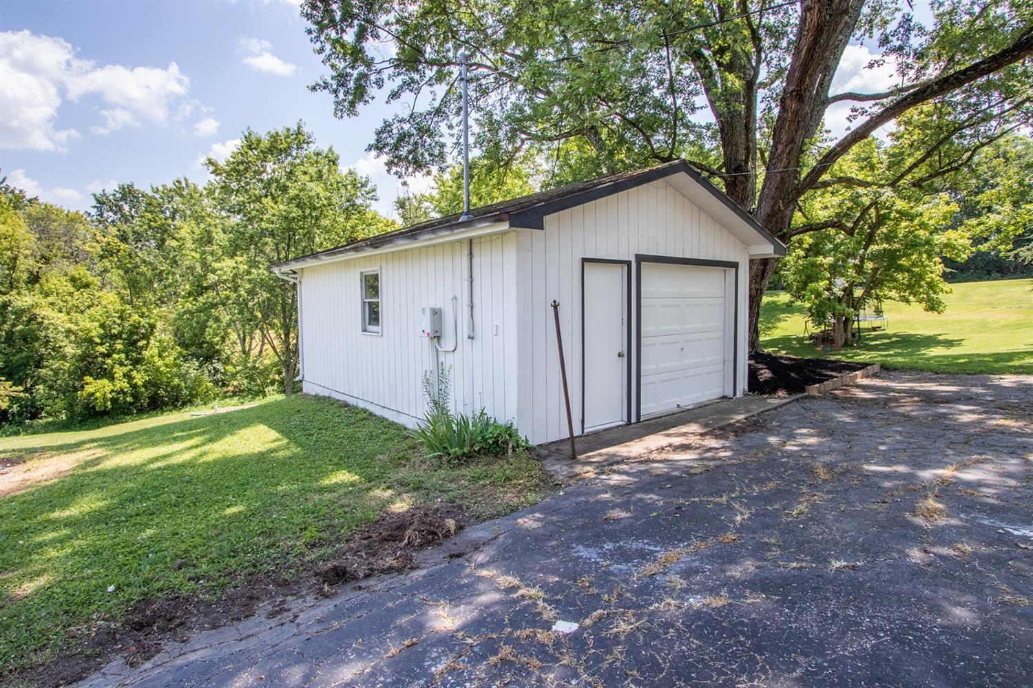 3848 Tower Road Cincinnati, OH 45248 - Photo 11 of 50