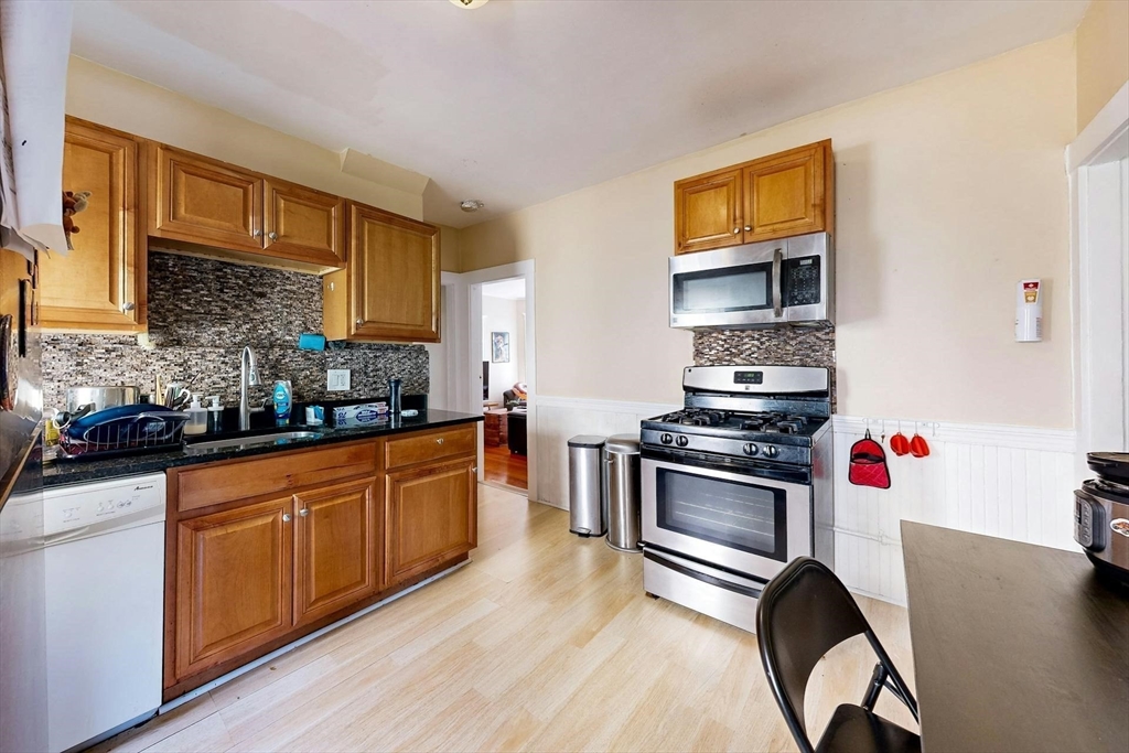 3907 Washington Street Boston, MA 02131 - Photo 8 of 37
