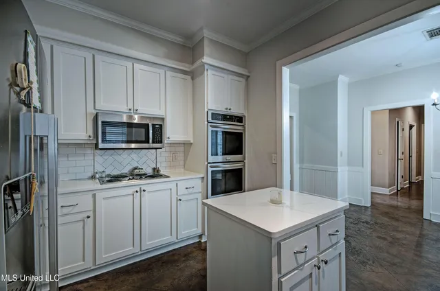 $325,000 | 8 Moss Forest Place, Jackson, MS 39211