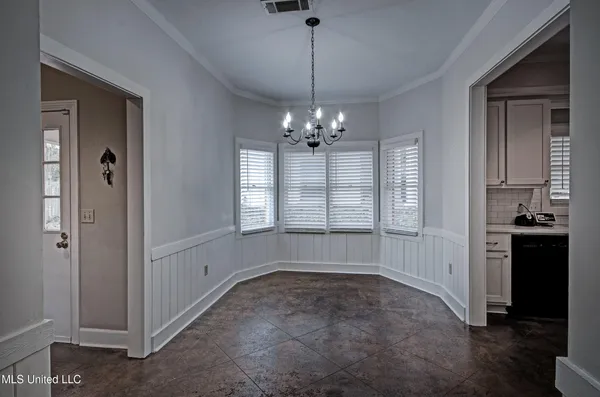 $313,000 | 8 Moss Forest Place, Jackson, MS 39211