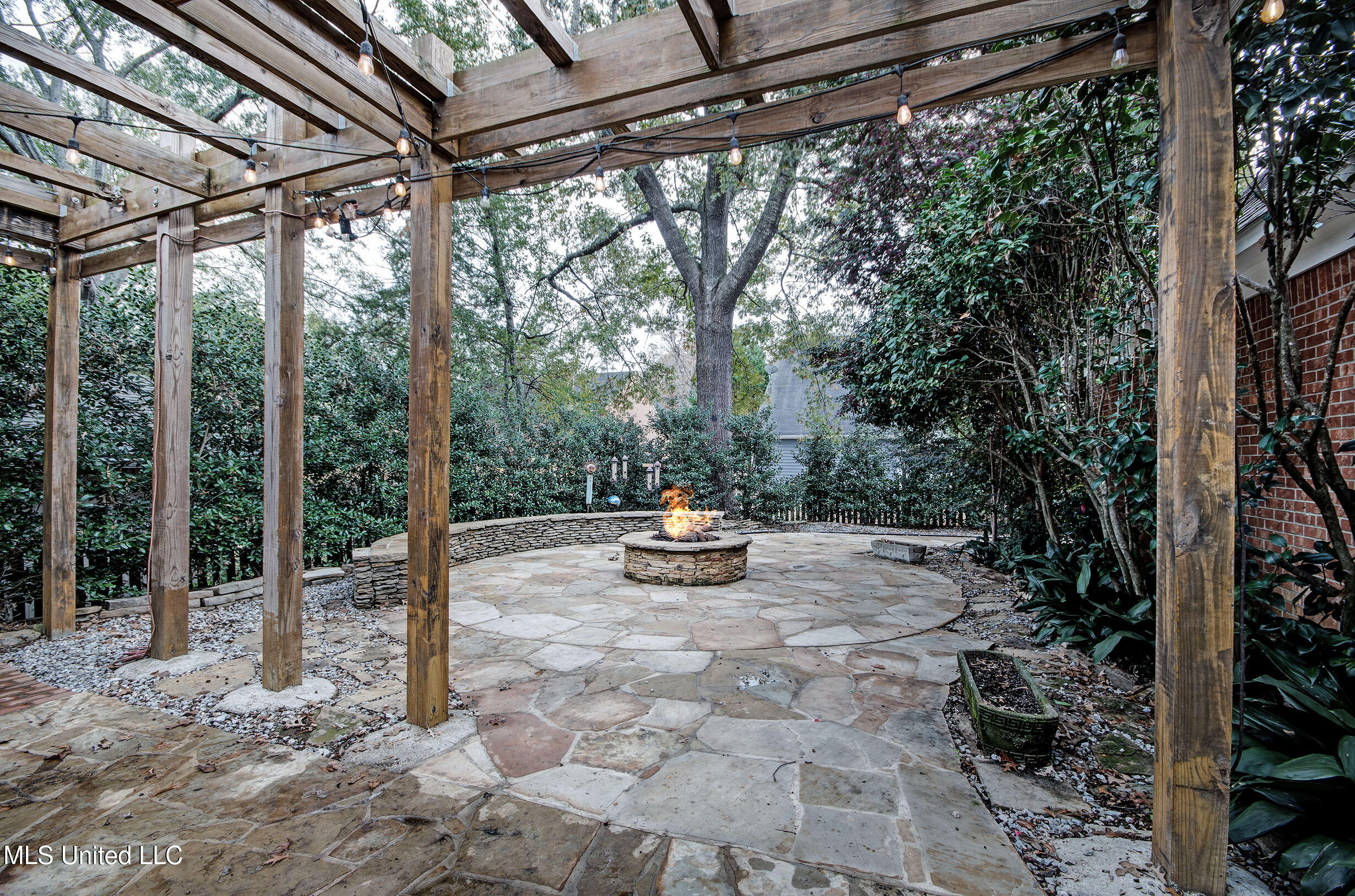 8 Moss Forest Place Jackson, MS 39211 - Photo 5 of 16 outside