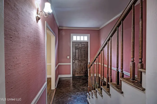 $325,000 | 8 Moss Forest Place, Jackson, MS 39211