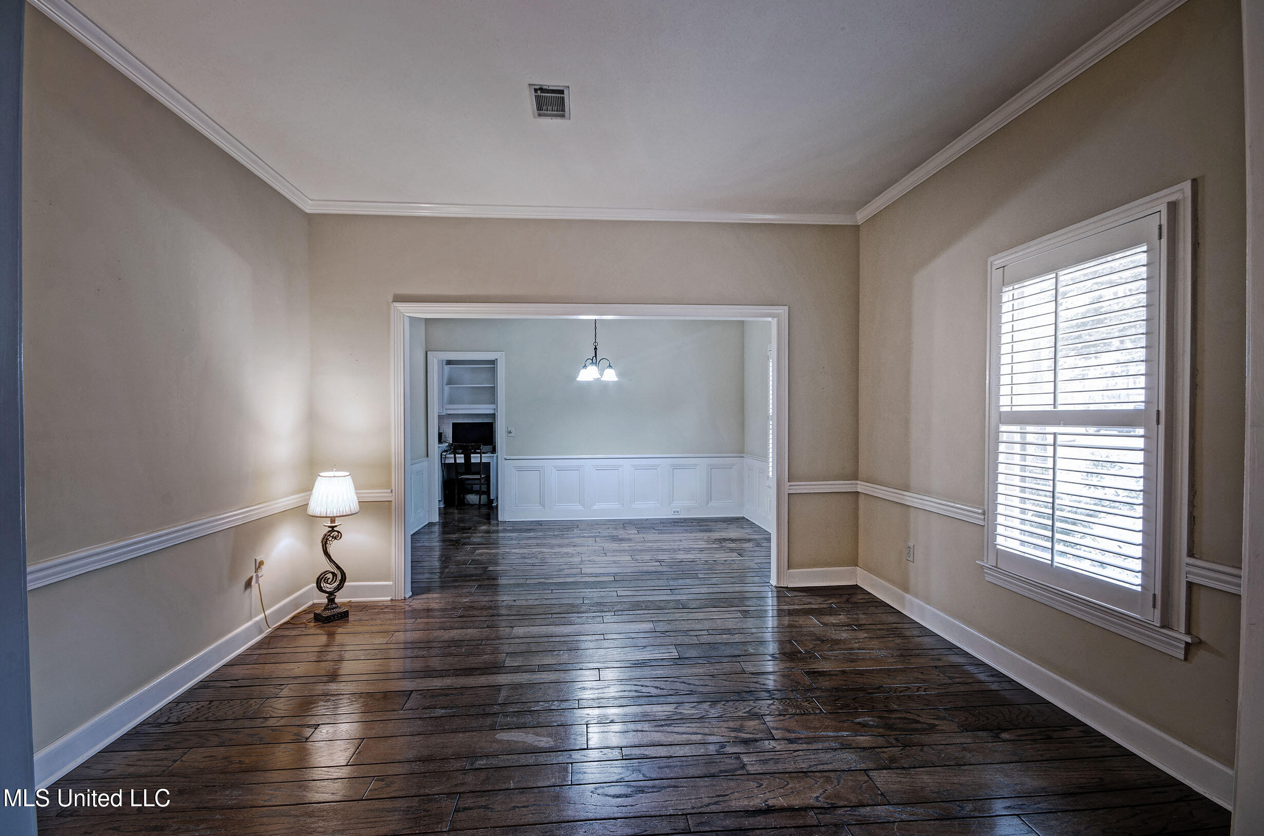 8 Moss Forest Place Jackson, MS 39211 - Photo 8 of 16 family room