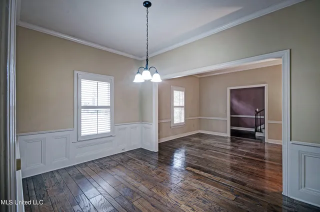 $325,000 | 8 Moss Forest Place, Jackson, MS 39211