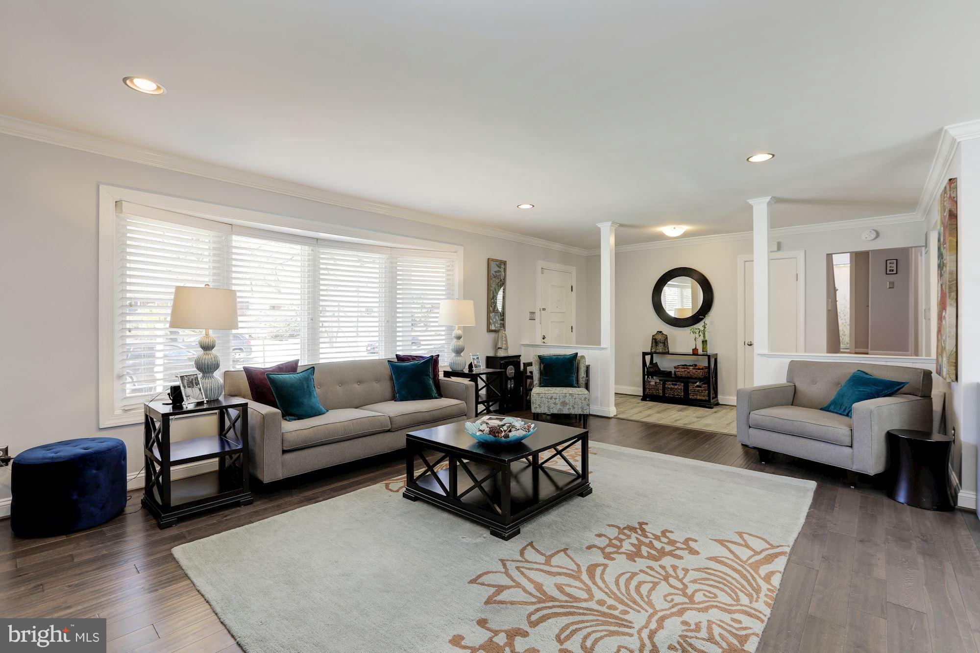 9507 Flower Avenue Silver Spring, MD 20901 - Photo 6 of 29 Living Room