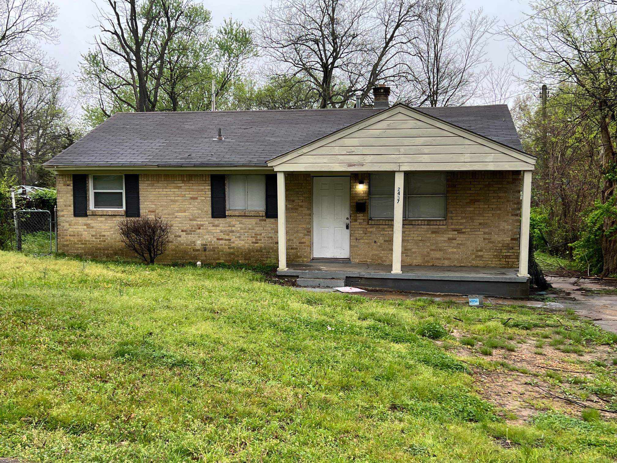 2457 Dwight Road Memphis, TN 38114 - Photo 1 of 8 a front view of a house with garden
