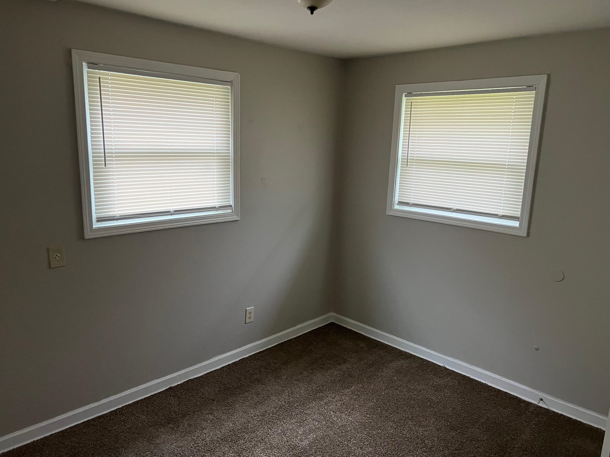 2457 Dwight Road Memphis, TN 38114 - Photo 7 of 8 an empty room with a window