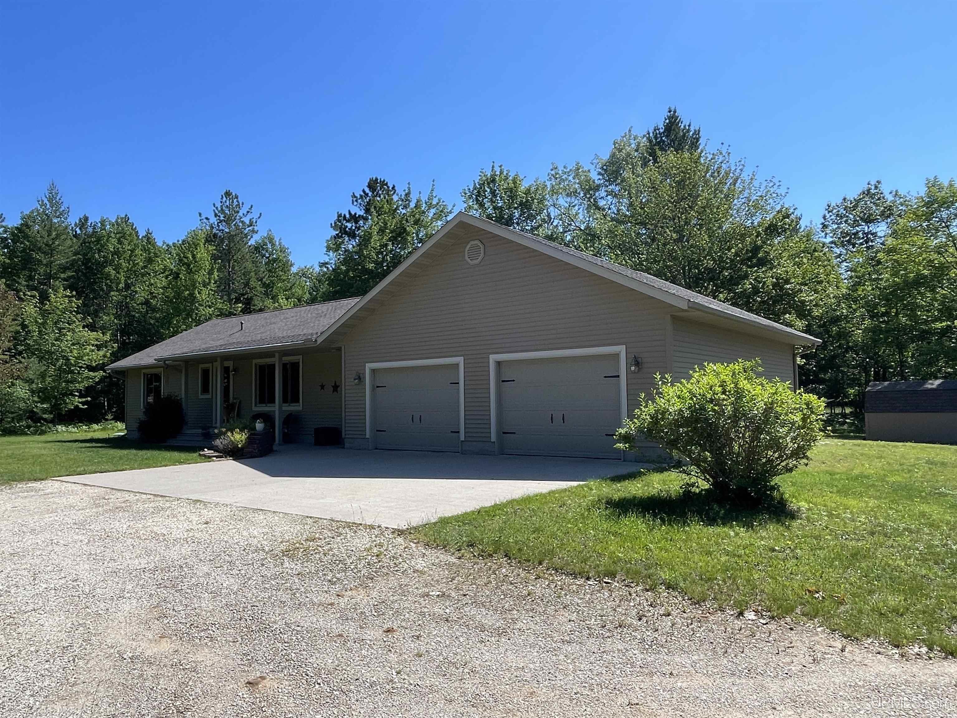 1686 S Flodin Road Manistique, MI 49854 - Photo 17 of 92 Gallery Image 17