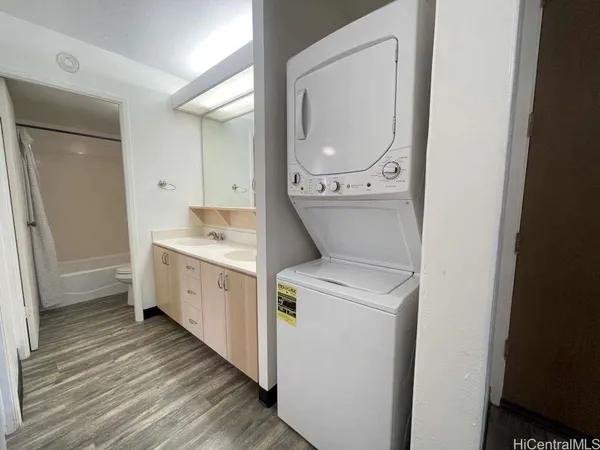 $2,300 | 98-500 Koauka Loop, Unit 17J, Aiea, HI 96701