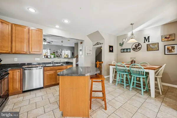 $345,000 | 118 South Avenue, Swedesboro, NJ 08085