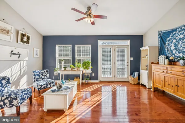 $345,000 | 118 South Avenue, Swedesboro, NJ 08085