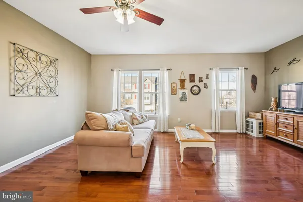 $345,000 | 118 South Avenue, Swedesboro, NJ 08085