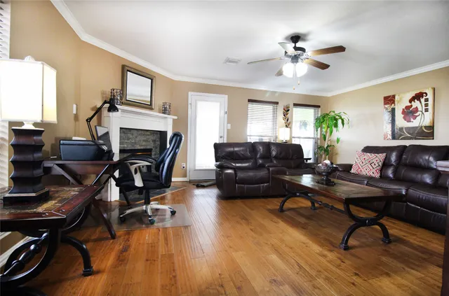 $379,000 | 4826 Glenpark Drive, La Porte, TX 77571