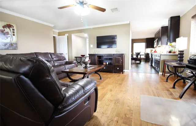 $379,000 | 4826 Glenpark Drive, La Porte, TX 77571