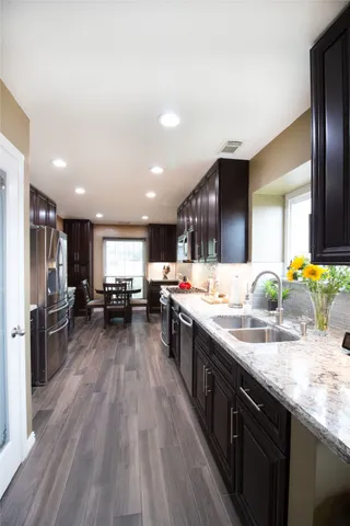 $379,000 | 4826 Glenpark Drive, La Porte, TX 77571