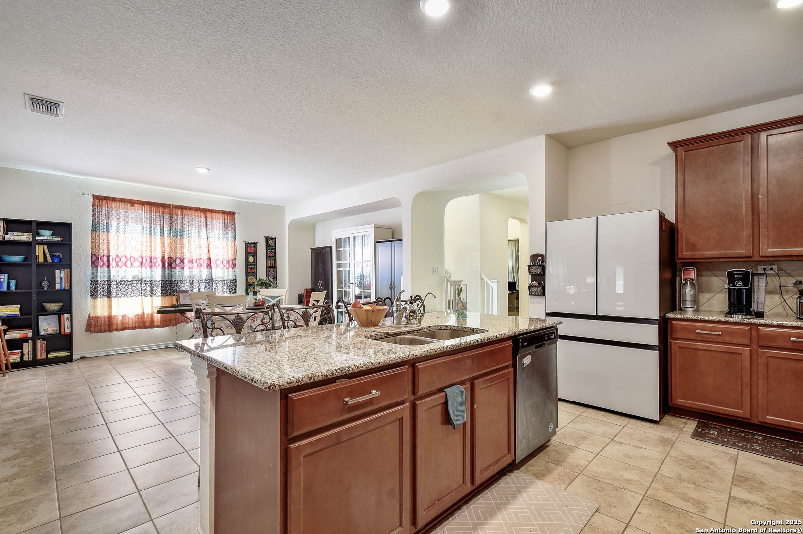 145 Rustic Universal City, TX 78148 - Photo 6 of 25