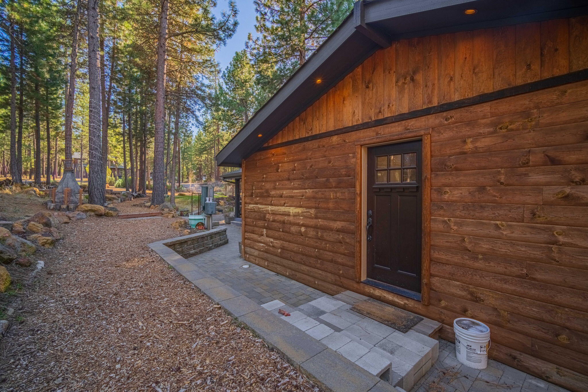 16878 Jacinto Road Bend, OR 97707 - Photo 8 of 54 2-web-or-mls-16878 Jacinto-2