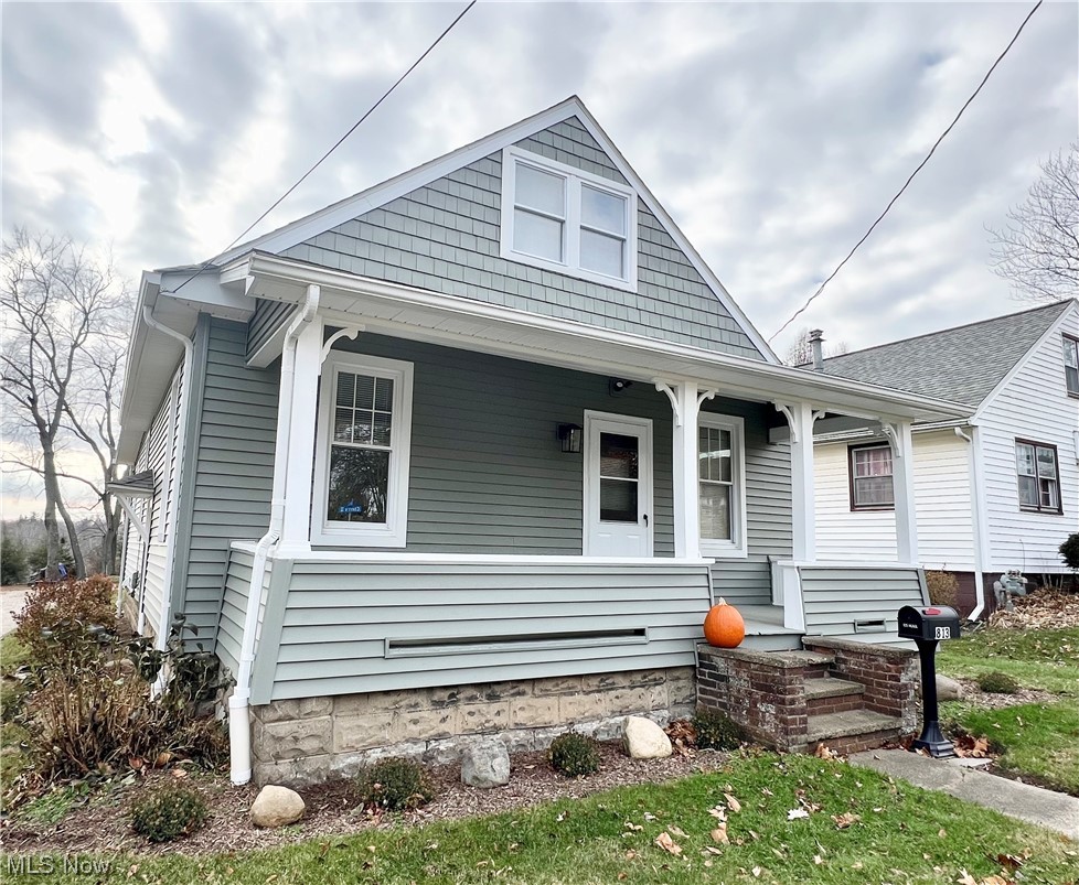 813 Cherry Road Northwest Massillon, OH 44647 - Photo 4 of 19 Gallery Image 4