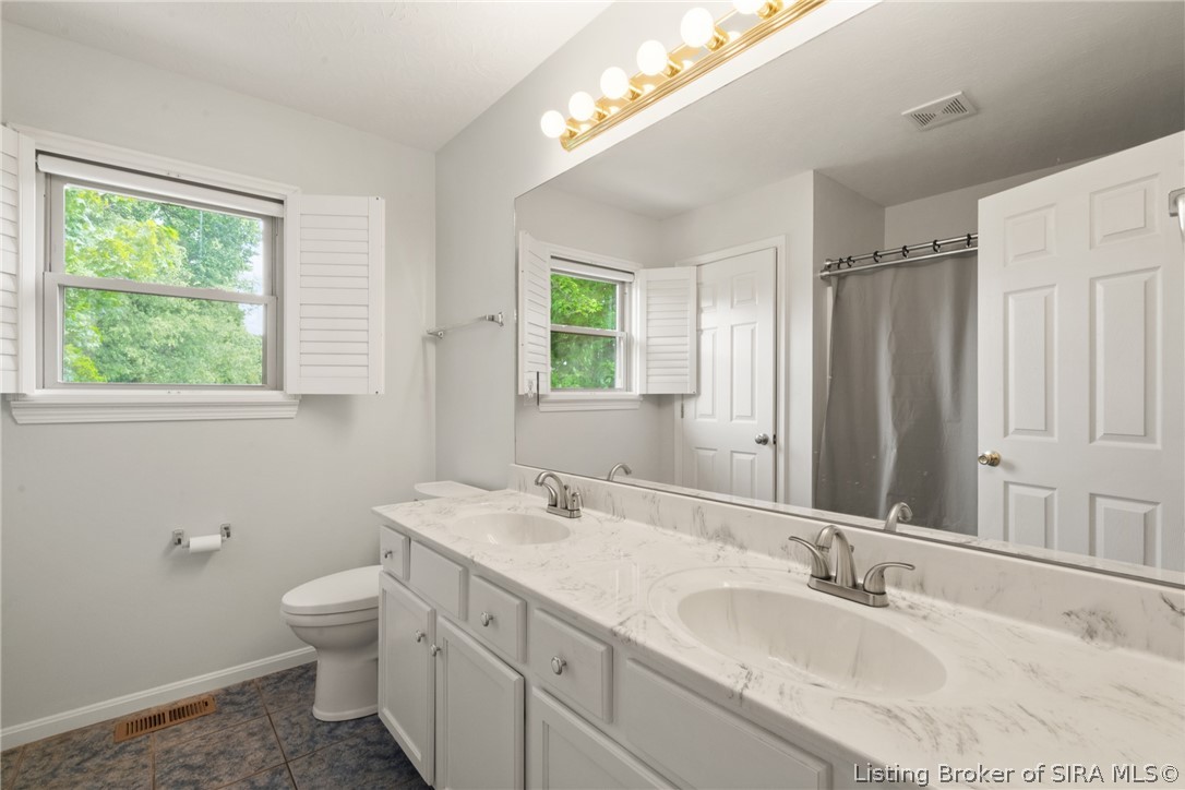 1056 Brookstone Court Georgetown, IN 47122 - Photo 29 of 62