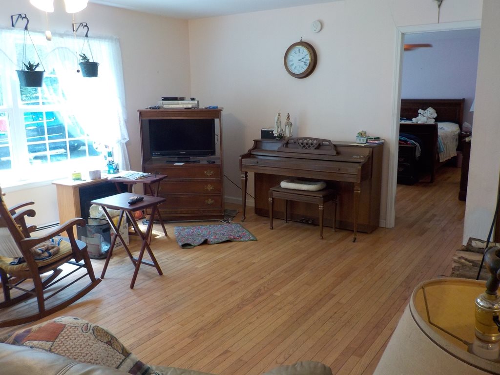 889 Hill Road Franklin, NH 03235 - Photo 2 of 34 Gallery Image 2