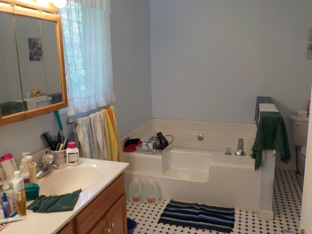 889 Hill Road Franklin, NH 03235 - Photo 21 of 34 Gallery Image 21
