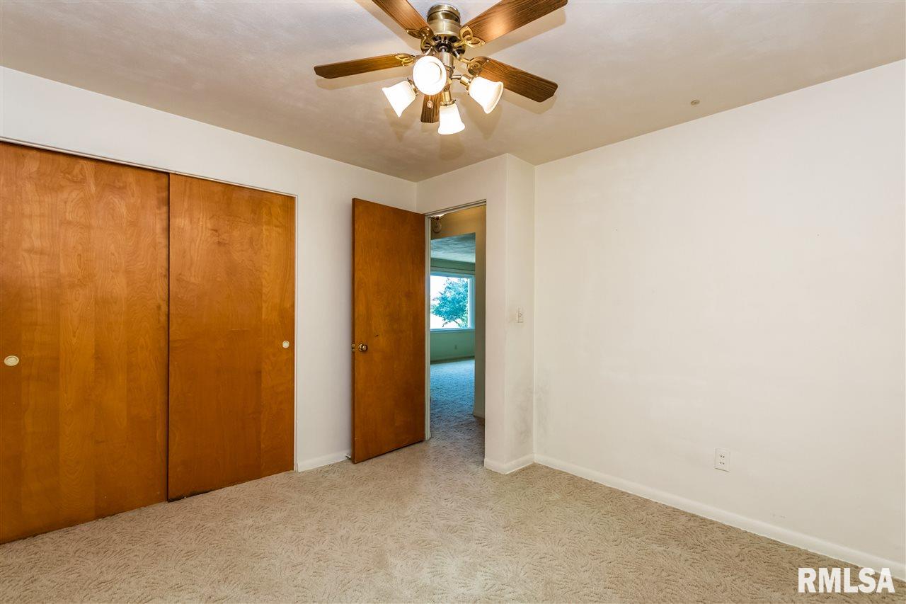 1267 Spring Bay Road East Peoria, IL 61611 - Photo 16 of 33 Gallery Image 16