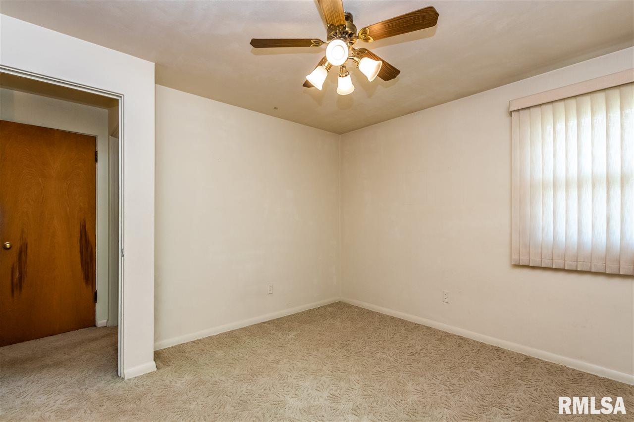 1267 Spring Bay Road East Peoria, IL 61611 - Photo 17 of 33 Gallery Image 17