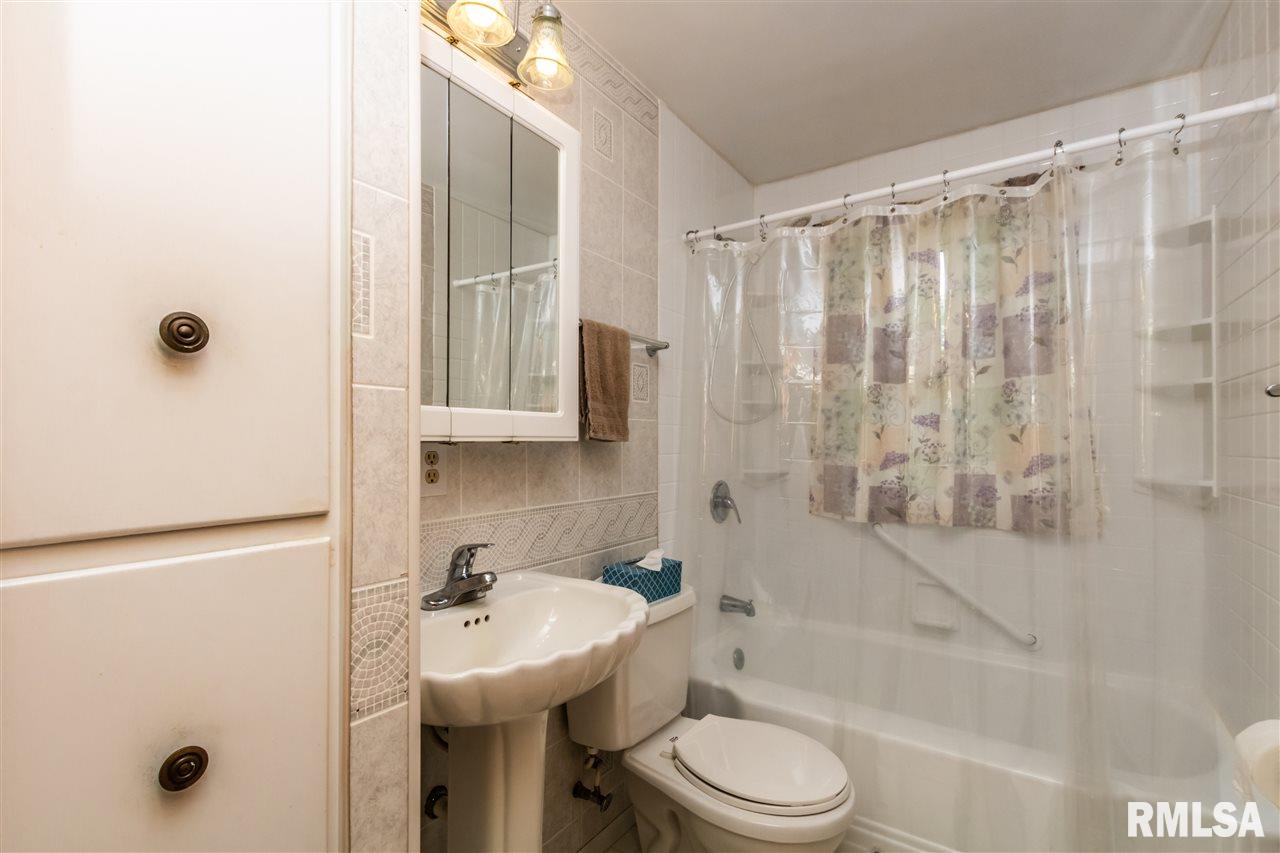 1267 Spring Bay Road East Peoria, IL 61611 - Photo 18 of 33 Gallery Image 18