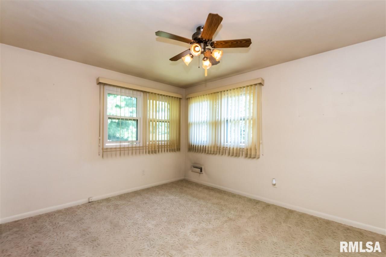 1267 Spring Bay Road East Peoria, IL 61611 - Photo 19 of 33 Gallery Image 19