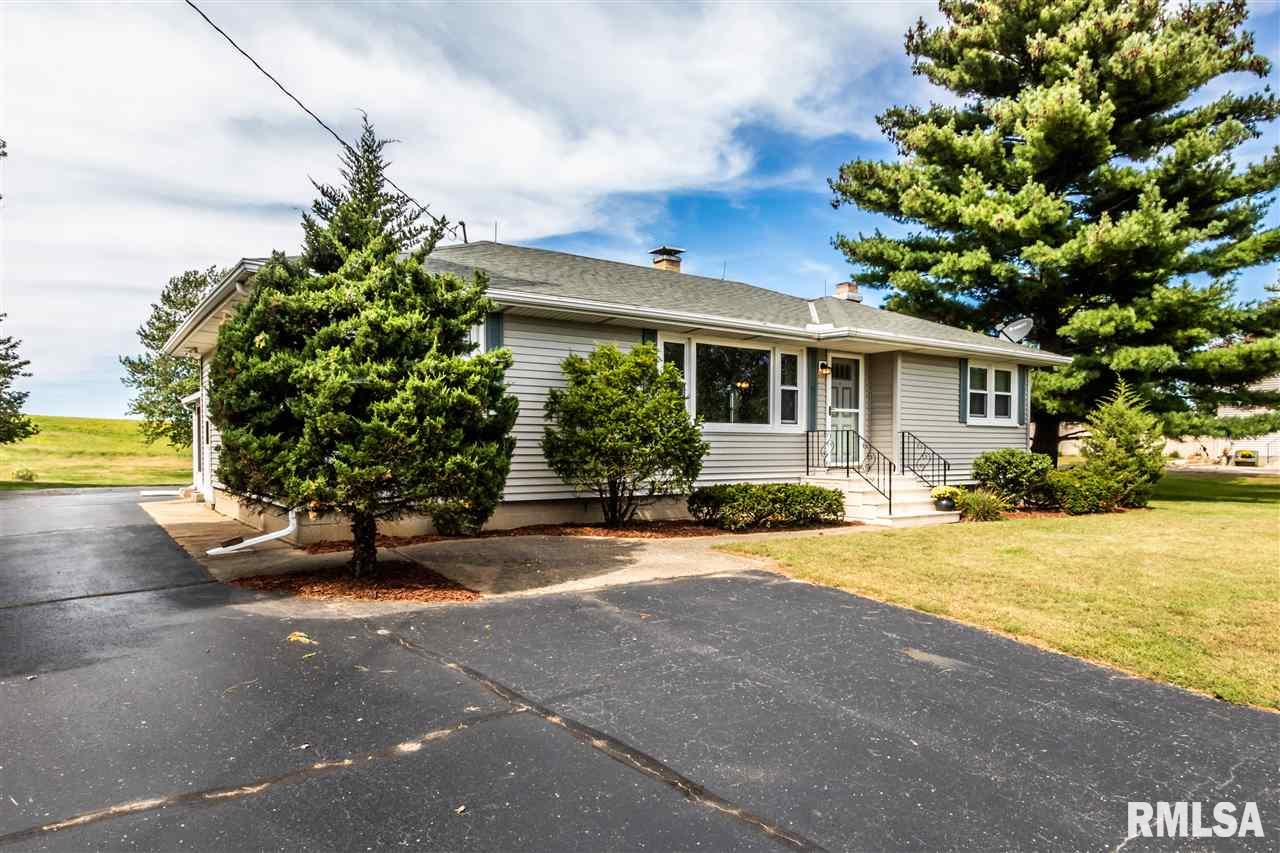 1267 Spring Bay Road East Peoria, IL 61611 - Photo 2 of 33 Gallery Image 2