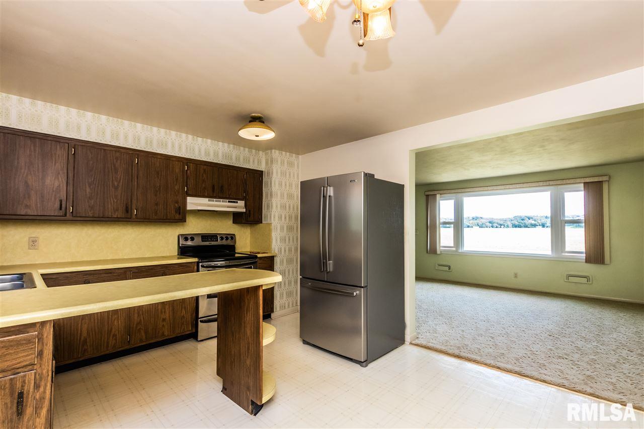 1267 Spring Bay Road East Peoria, IL 61611 - Photo 7 of 33 Gallery Image 7
