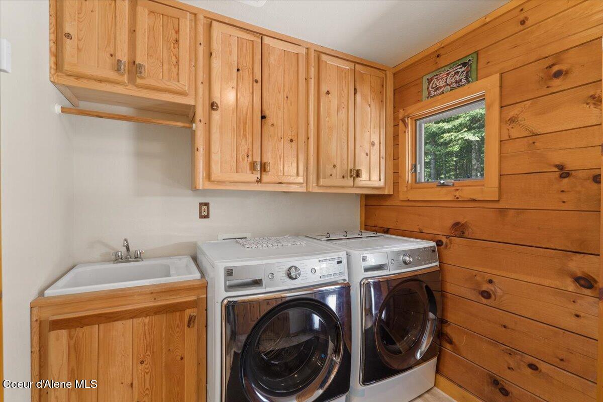 13764 South Ridgeview Drive Harrison, ID 83833 - Photo 30 of 60 29-Laundry