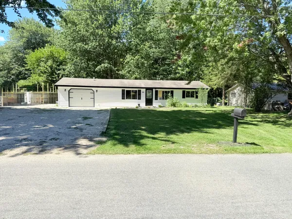 $166,000 | 1960 Waterview Way, Crystal, MI 48818
