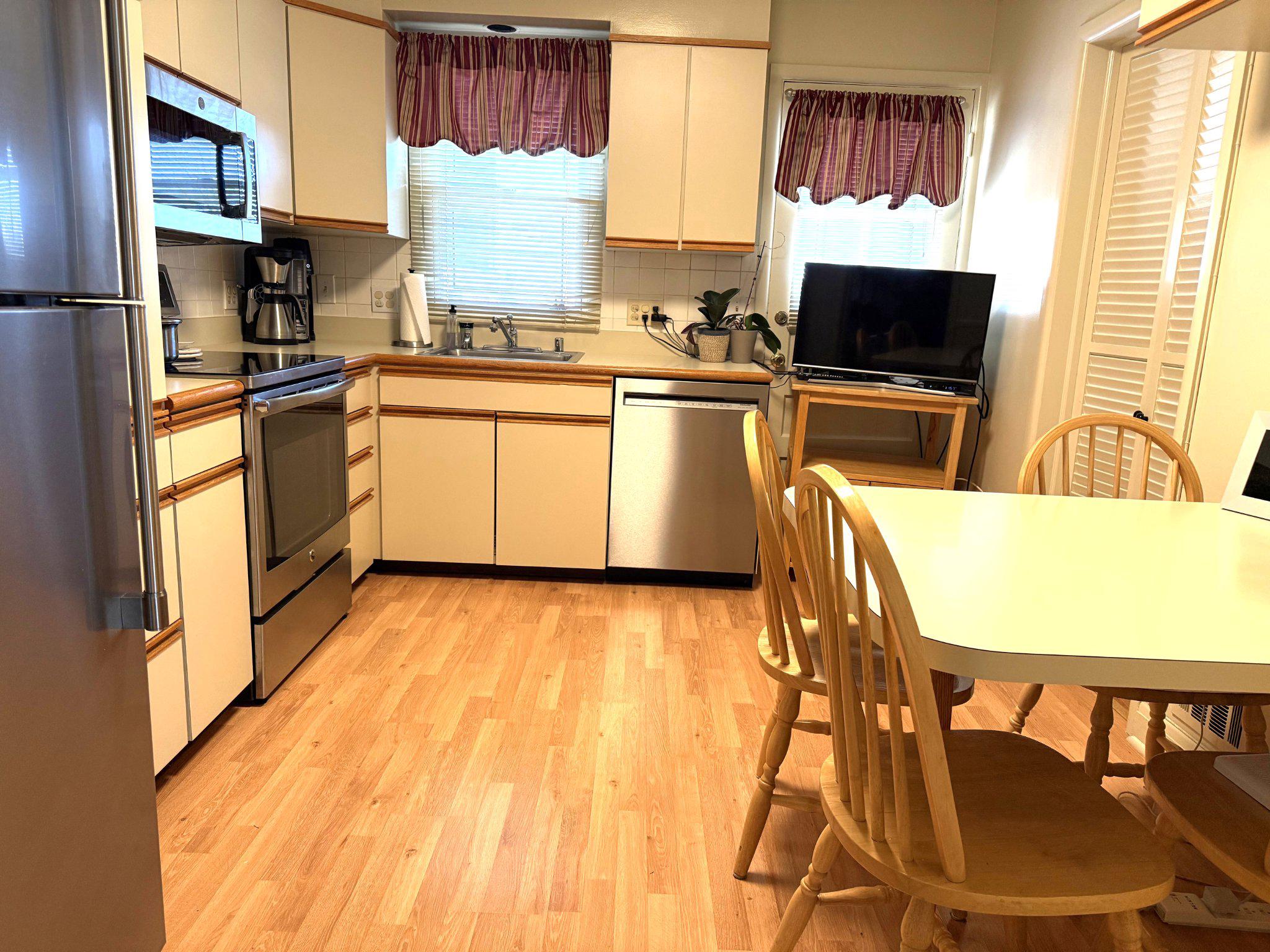 3102 Hatton Road Baltimore, MD 21208 - Photo 5 of 14 Kitchen
