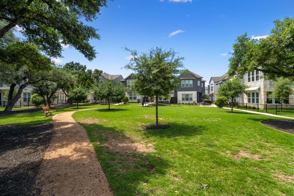 13611 Terrett Trace, Unit 108 Austin, TX 78717 - Photo 29 of 33 a view of a volley ball court
