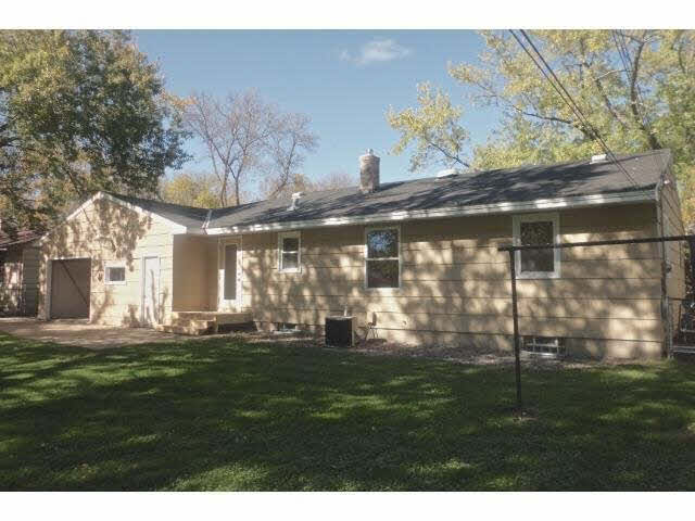 2336 Roth Place White Bear Lake, MN 55110 - Photo 3 of 12 Gallery Image 3