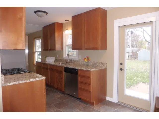 2336 Roth Place White Bear Lake, MN 55110 - Photo 5 of 12 Gallery Image 5