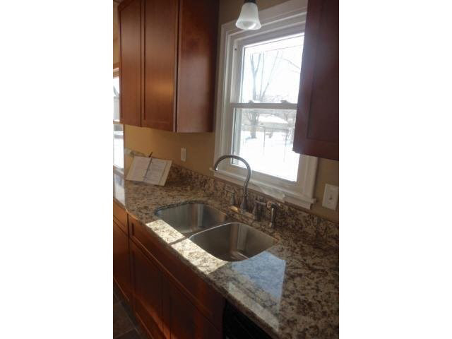 2336 Roth Place White Bear Lake, MN 55110 - Photo 6 of 12 Gallery Image 6