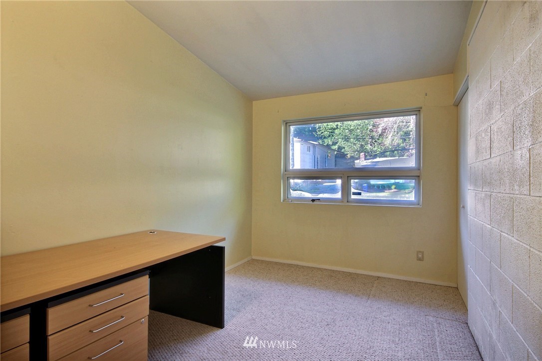 14717 Southeast Allen Road Bellevue, WA 98006 - Photo 13 of 19