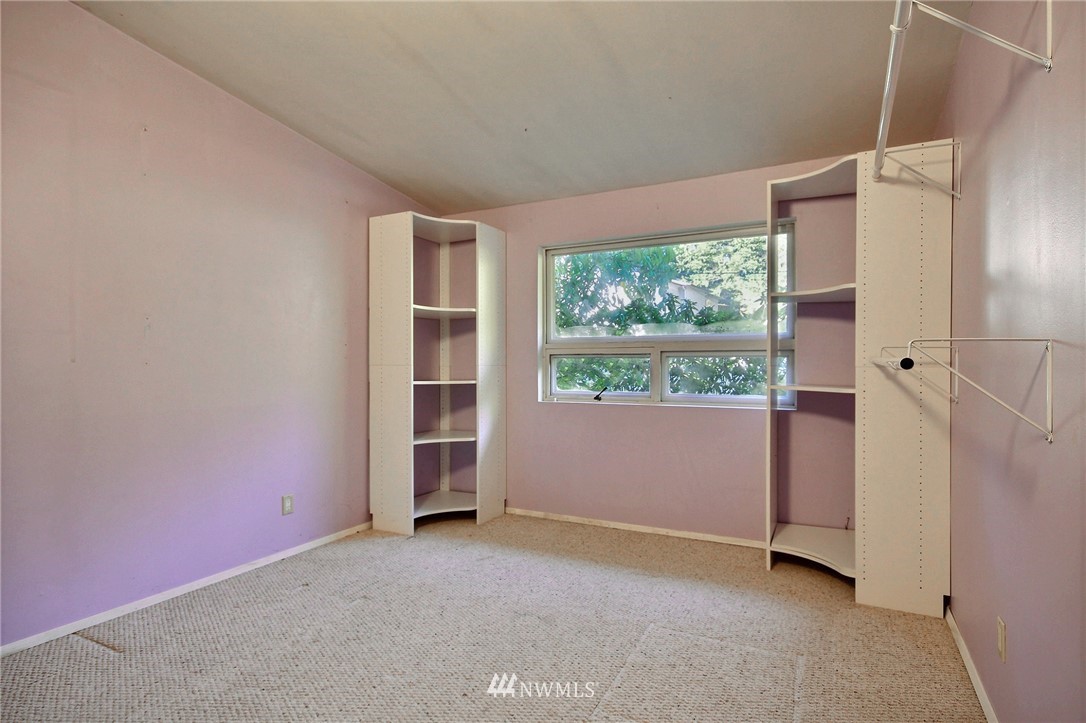 14717 Southeast Allen Road Bellevue, WA 98006 - Photo 14 of 19
