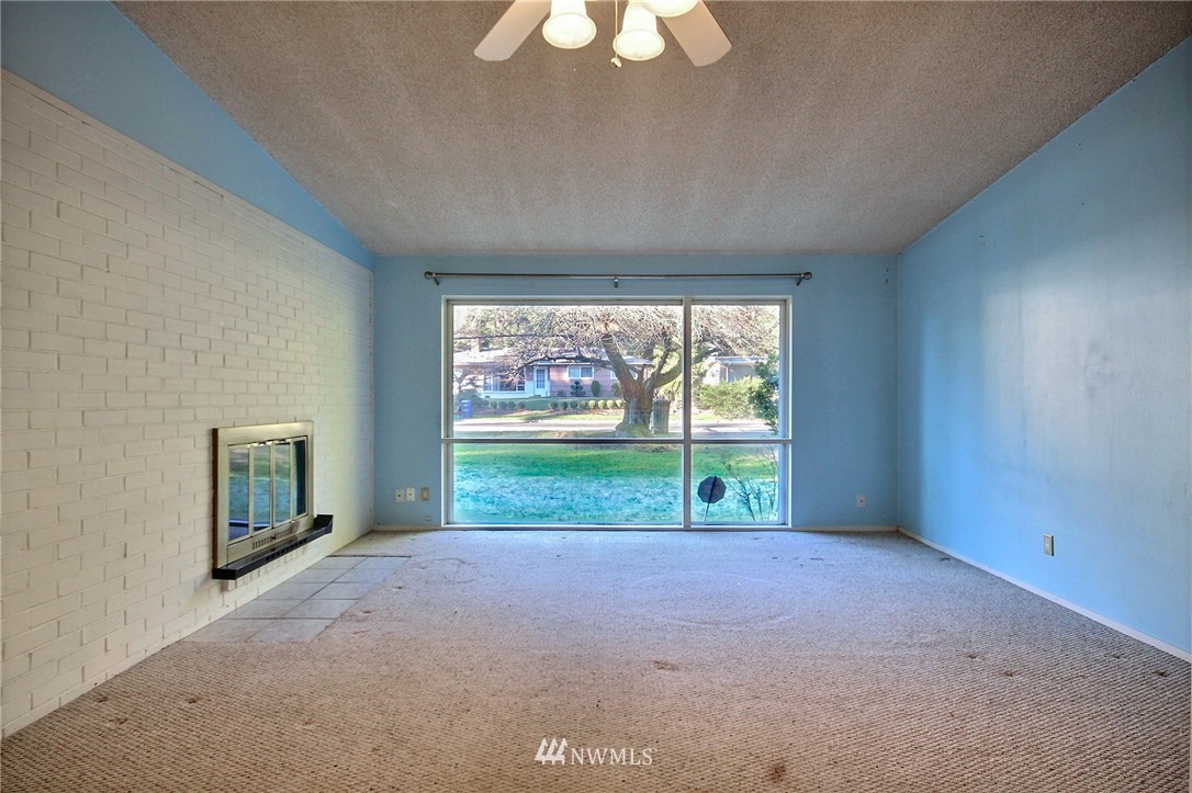 14717 Southeast Allen Road Bellevue, WA 98006 - Photo 4 of 19
