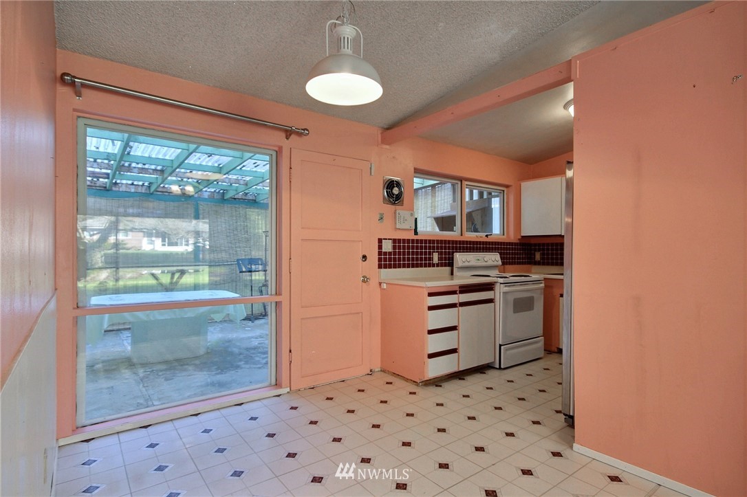 14717 Southeast Allen Road Bellevue, WA 98006 - Photo 8 of 19