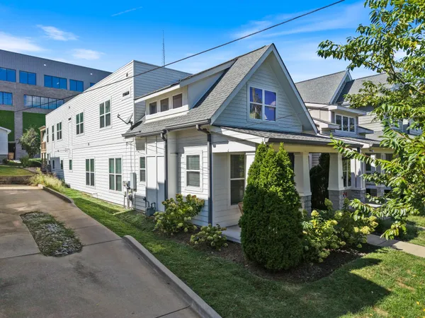 $1,325,000 | 2213 B 11th Avenue South, Nashville, TN 37204