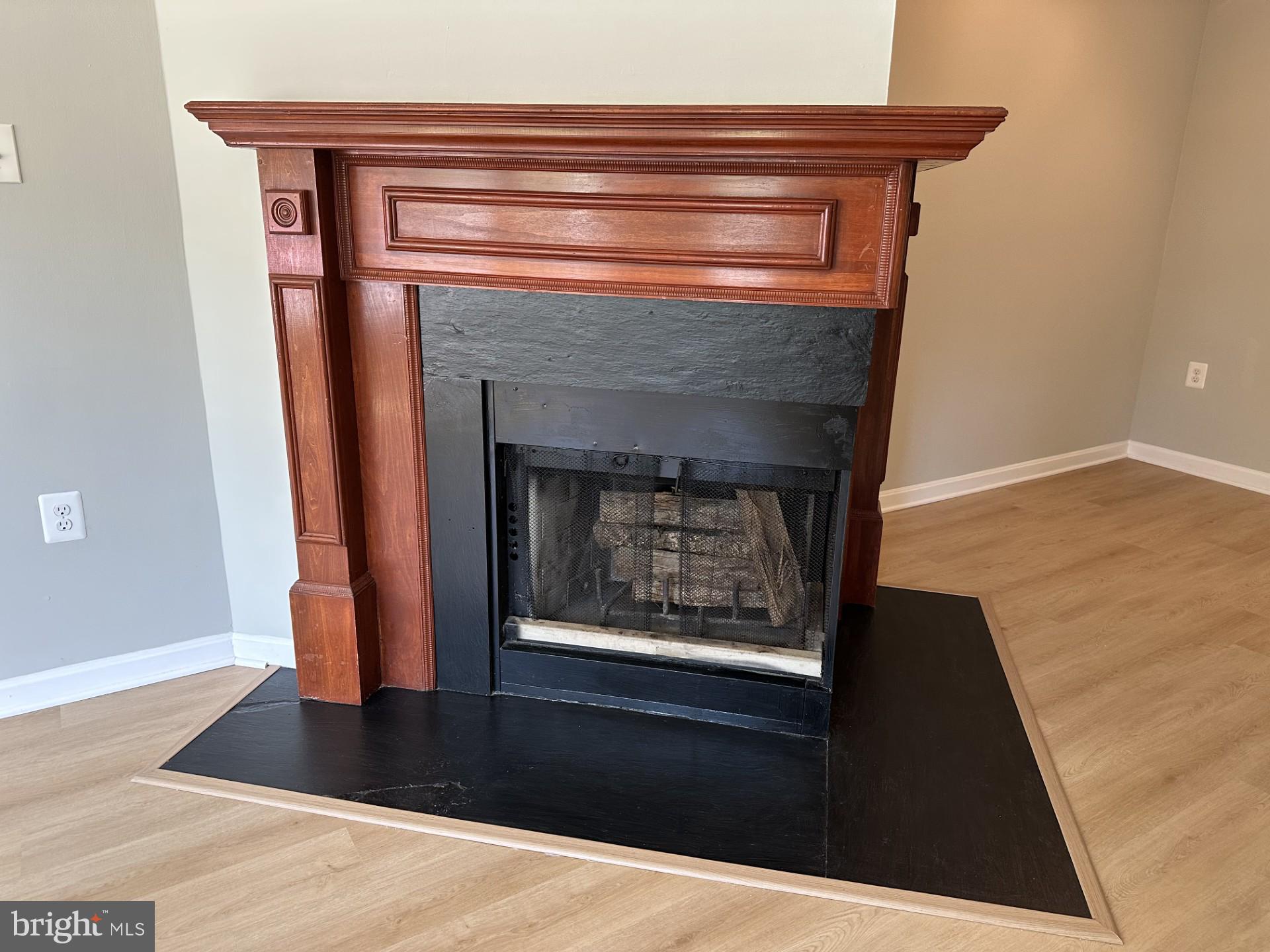 7859 Apache Ridge Court Manassas, VA 20109 - Photo 6 of 27 a living room with a fireplace