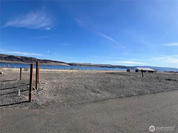 $220,000 | 60 King Salmon Court, Vantage, WA 98950