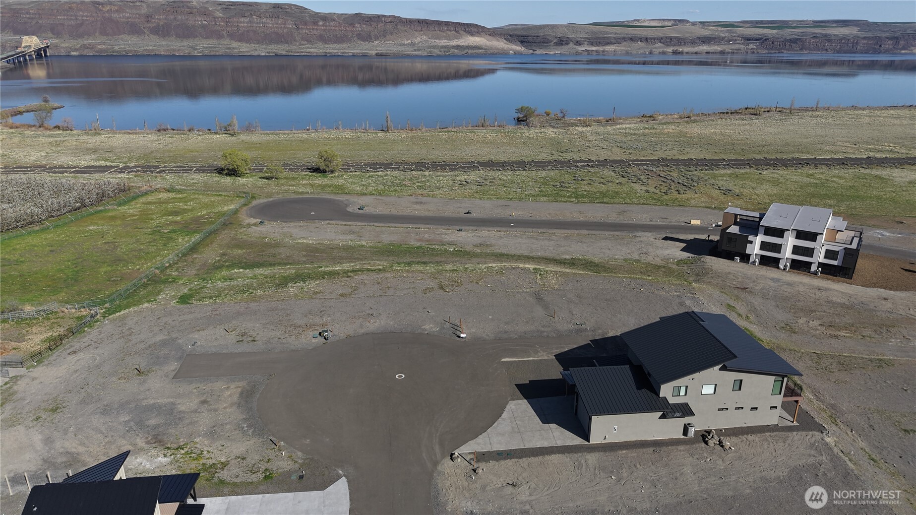 60 King Salmon Court Vantage, WA 98950 - Photo 28 of 30 a view of ocean with beach