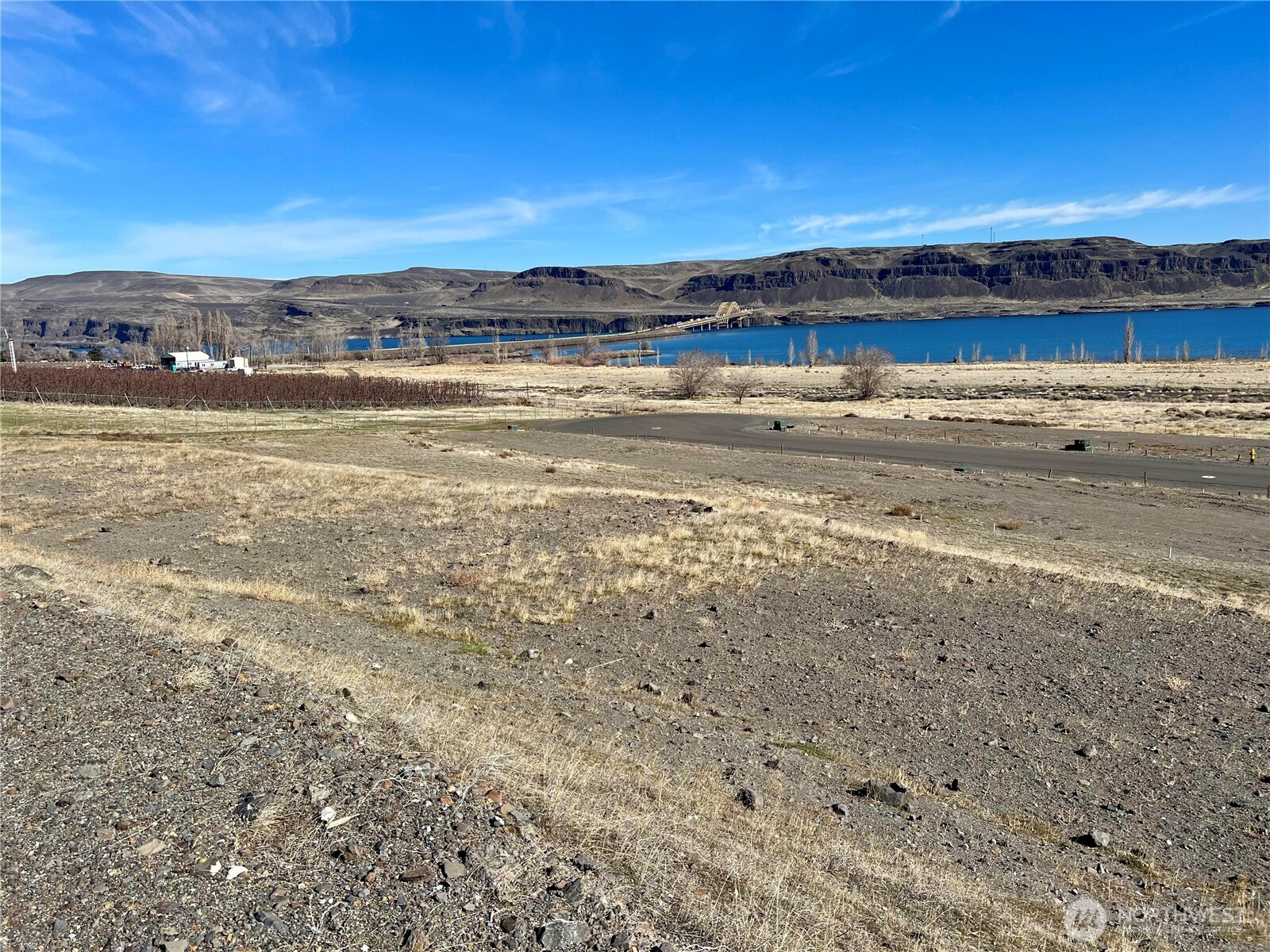 60 King Salmon Court Vantage, WA 98950 - Photo 5 of 30 a view of an ocean and beach