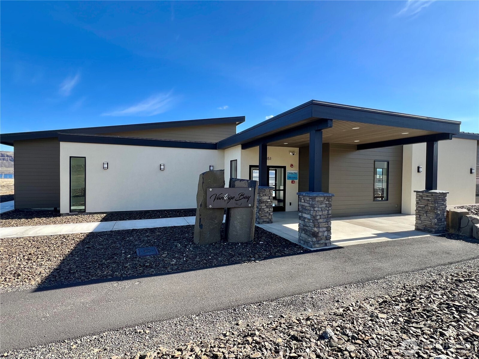 60 King Salmon Court Vantage, WA 98950 - Photo 9 of 30 a view of a house with patio
